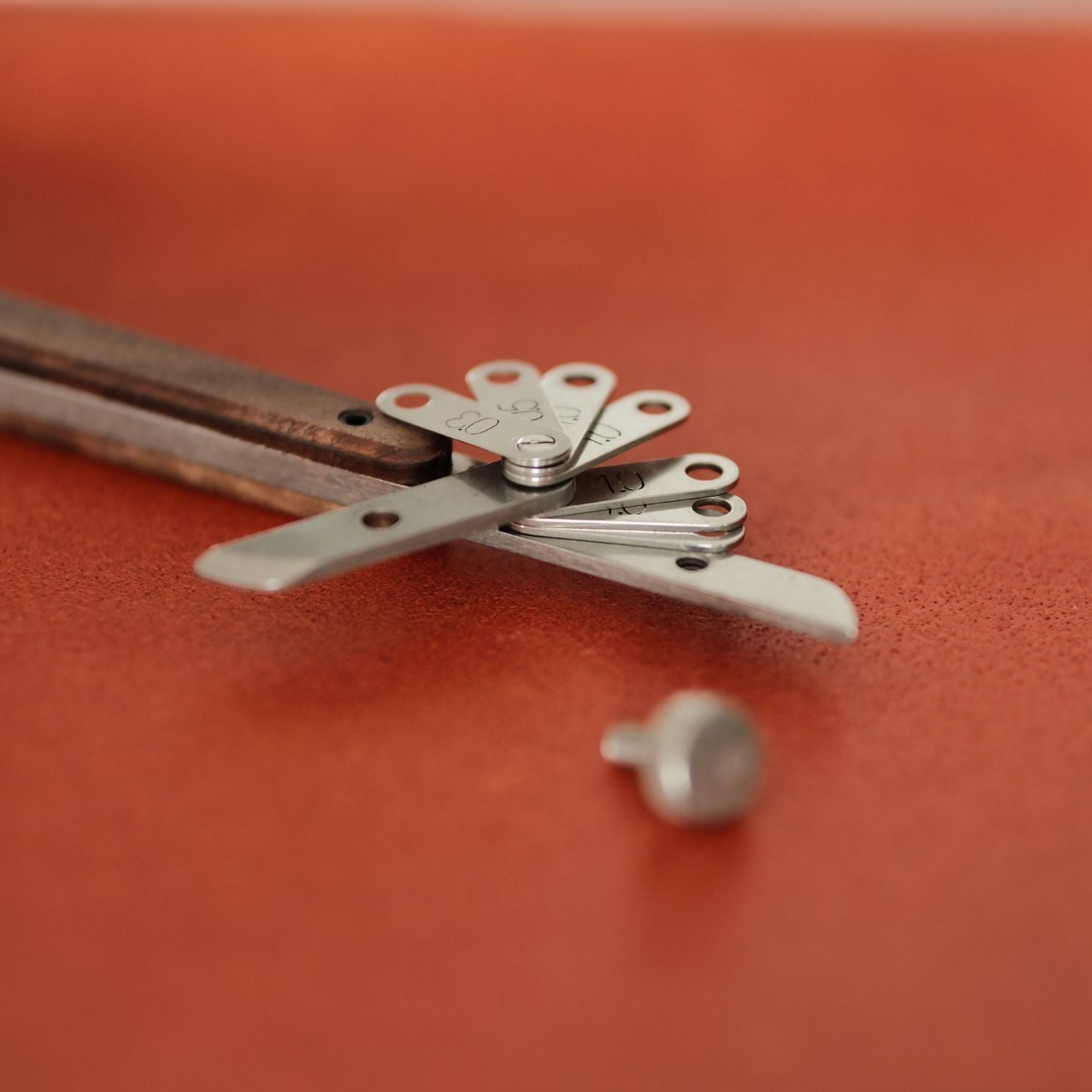 Adjustable Leather Edge Creaser-2