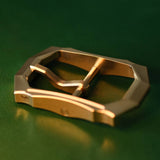 The 40.5mm Vintage Brass Belt Buckle is designed for those who appreciate timeless style and superior craftsmanship. Meticulously crafted with heavy-duty CNC technology, this buckle offers an air of refined elegance with its intricate details and bold, vintage aesthetic