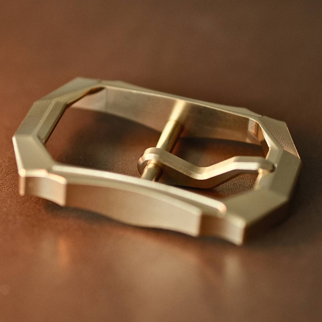 Perfect for artisans, leatherworkers, DIY enthusiasts, and professional leathercraft studios, this piece brings sophistication and durability to any project.