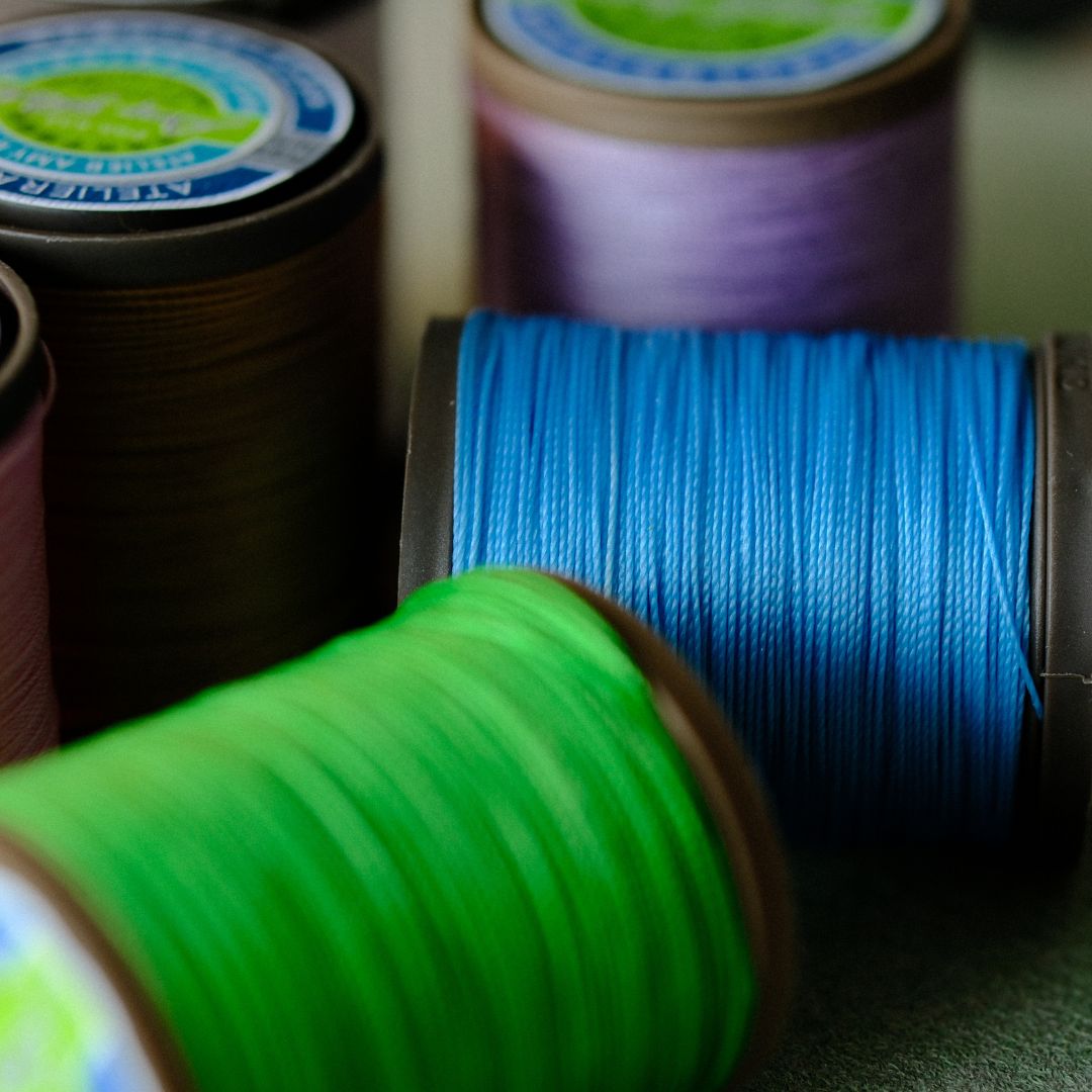 Amy Roke 0.45mm Polyester Waxed Thread – 210m Spool, Burnable, for Leathercraft