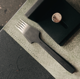 Achieve straighter, more consistent stitching holes with this adjustable leather pricking iron guide. Featuring 90° vertical alignment, precise edge spacing and a durable CNC machined aluminium body with a black anodised finish. Reduce wobble and improve accuracy. Explore at CÍ OFFICIAL.