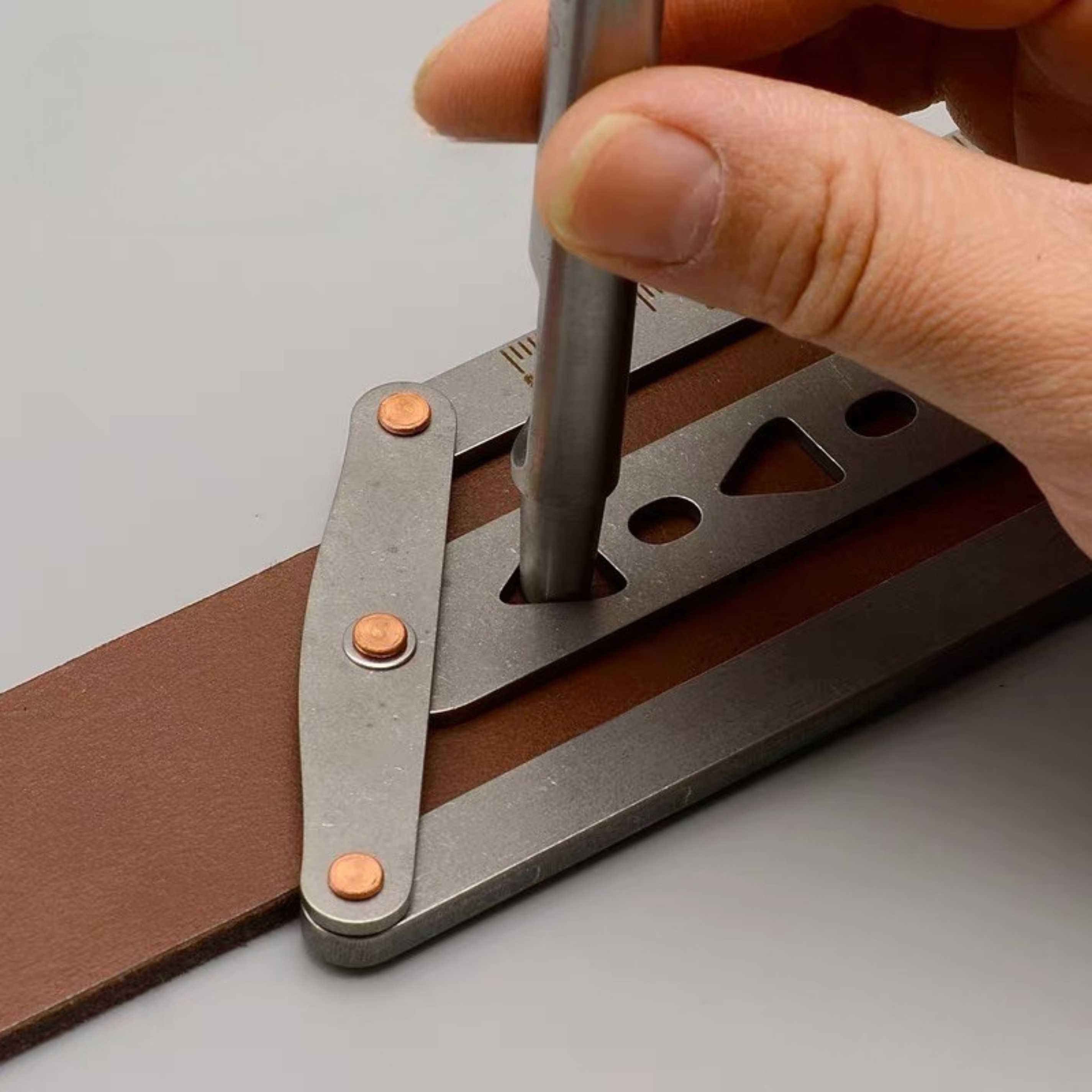 Adjustable Leather Belt Hole Positioning Ruler | Self-Centering Strap Punching Template