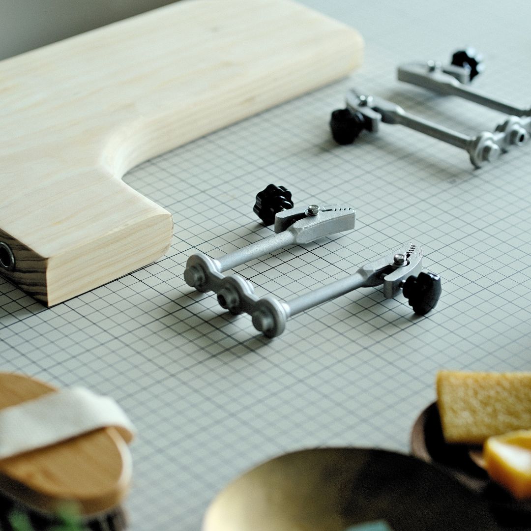 Adjustable Shoemaker Upper Shaping Clamp - Ideal for Handmade Chelsea Boots and High-Tops