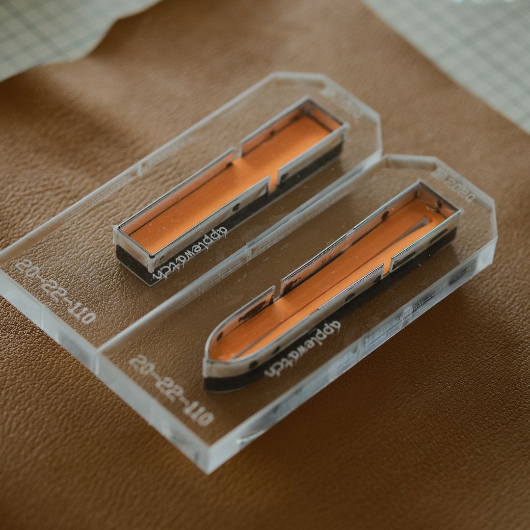 This cutting die is specially designed for crafting leather straps for Apple Watch, compatible with 38mm to 44mm watch sizes. It offers three different styles to choose from: a classic single loop, an elegant double wrap design, and a creative bracelet-style option. Unlike traditional wooden dies, this tool uses high-quality Japanese blades, ensuring precise, clean cuts and sharp edges that maintain their quality over time.