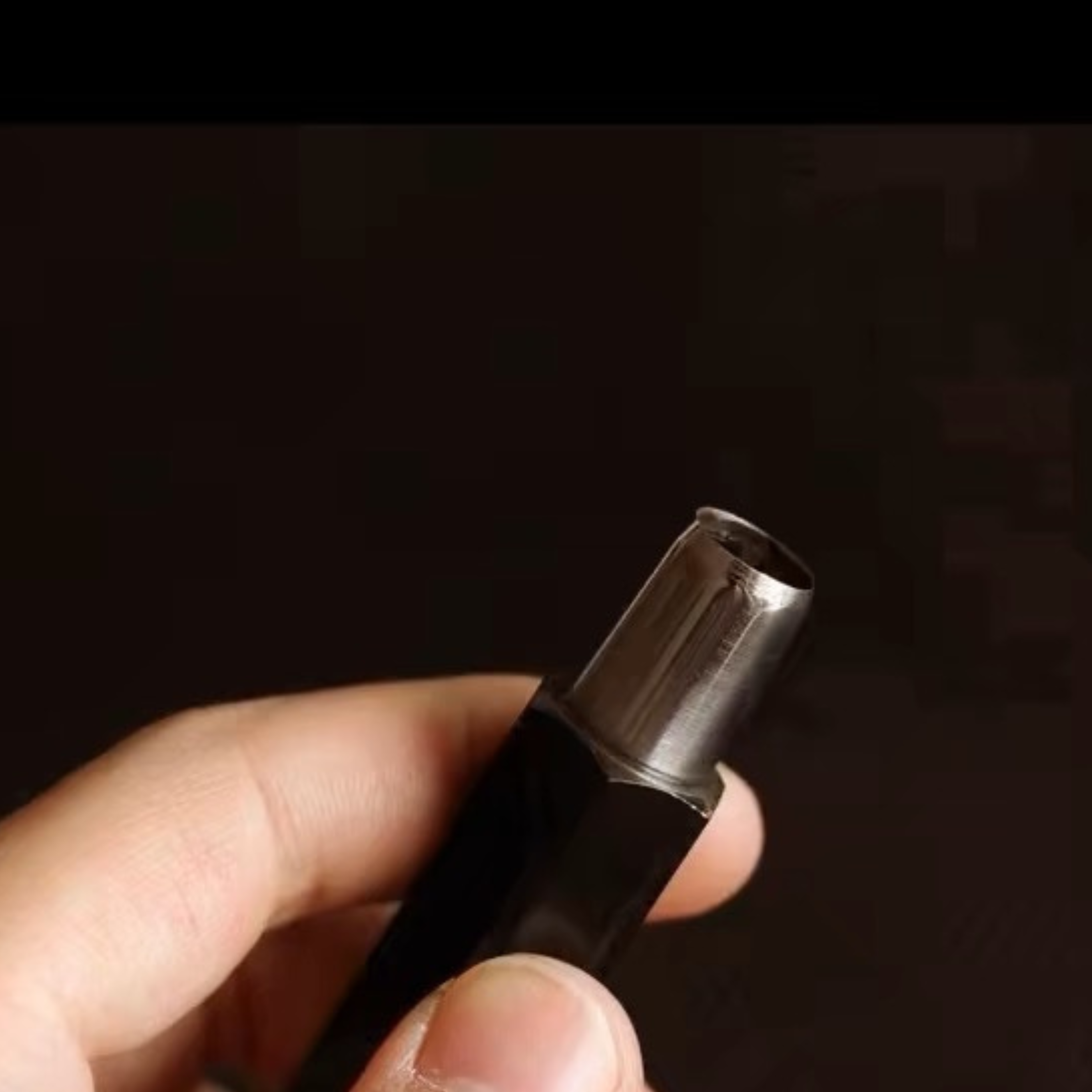 Taiwan-made Bangbang hex round punch set for leathercraft. High-toughness special alloy steel punches with black finish and wooden base, ideal for clean belt holes, hardware holes, and round leather punching.