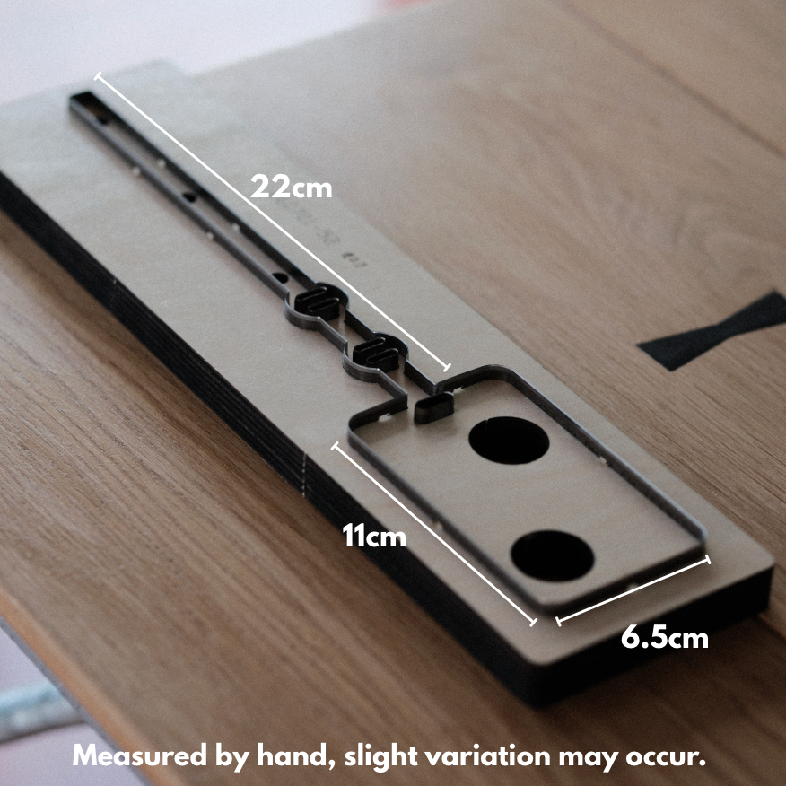 Customisable leather luggage tag cutting die with Japanese steel blade. Available with acrylic or wooden base, and can be made to your size, shape and hole layout. Ideal for leather luggage tags, bag tags and small leather goods.
