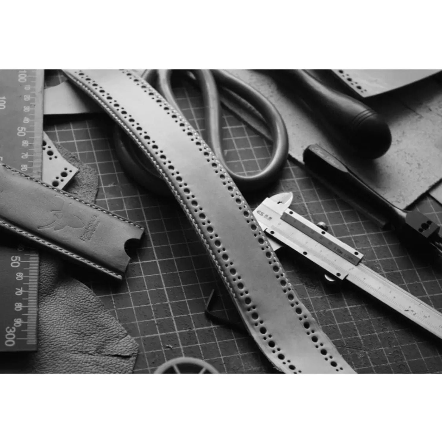 anDeer brogue punch with 3, 5, or 8 holes for curves, straight lines, and longer runs. Sharp DC53 steel, better chip removal, and replaceable heads for easy maintenance. Great for leather shoe and brogue detailing. Upgrade your leathercraft tools today.