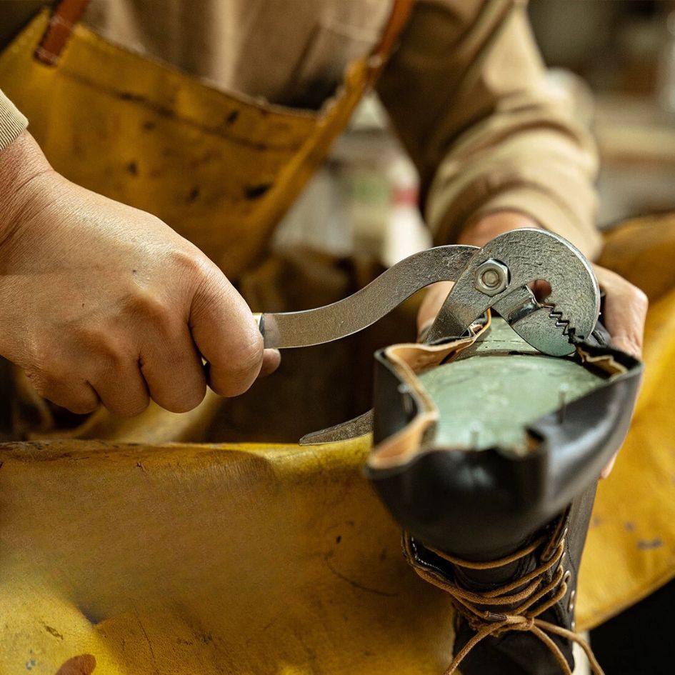 Goodyear Handmade Shoemaking Pliers – Bullnose Stitching Tool