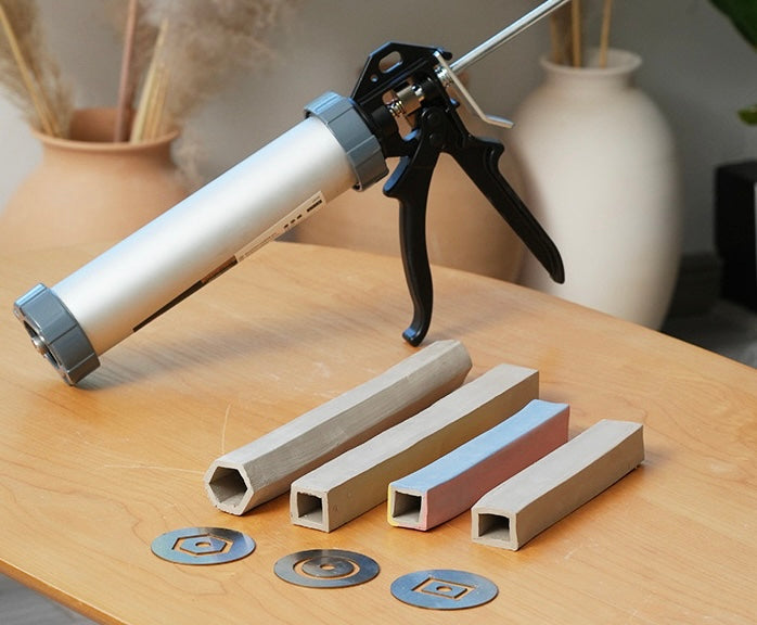 it produces mud sticks with a standard thickness of 0.5 cm, ensuring smooth, fracture-free results every time