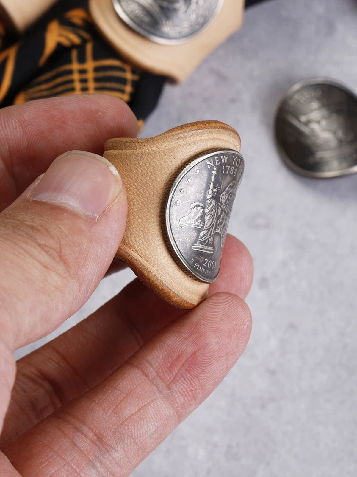 Whether you’re crafting in a workshop, enjoying a DIY project at home, or searching for the perfect holiday gift, the Leather Cutting Die for Silk Scarf Buckle with Vintage Coin Design is an essential tool that combines vintage charm with precision and ease.