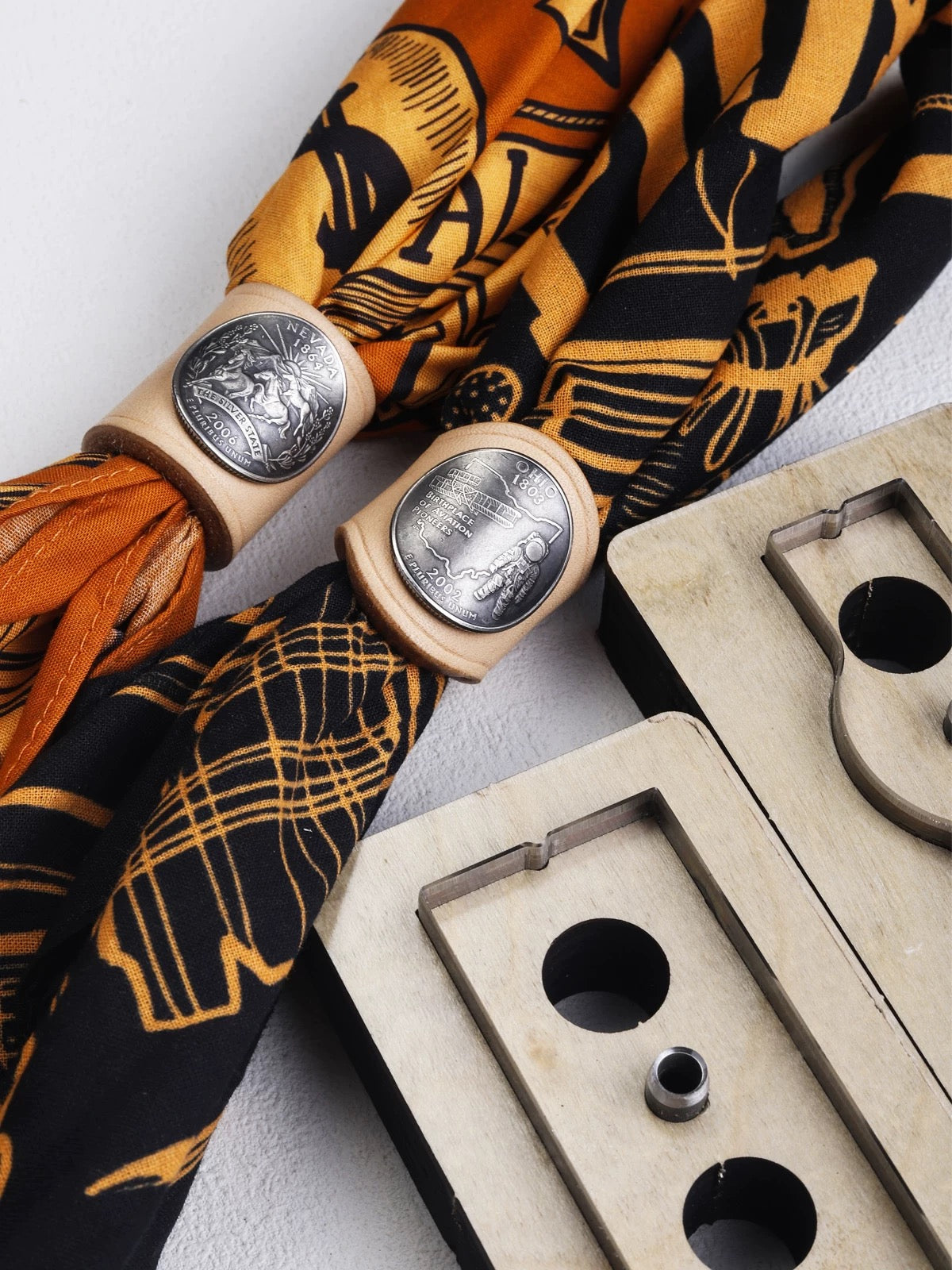 Whether you’re crafting in a workshop, enjoying a DIY project at home, or searching for the perfect holiday gift, the Leather Cutting Die for Silk Scarf Buckle with Vintage Coin Design is an essential tool that combines vintage charm with precision and ease.