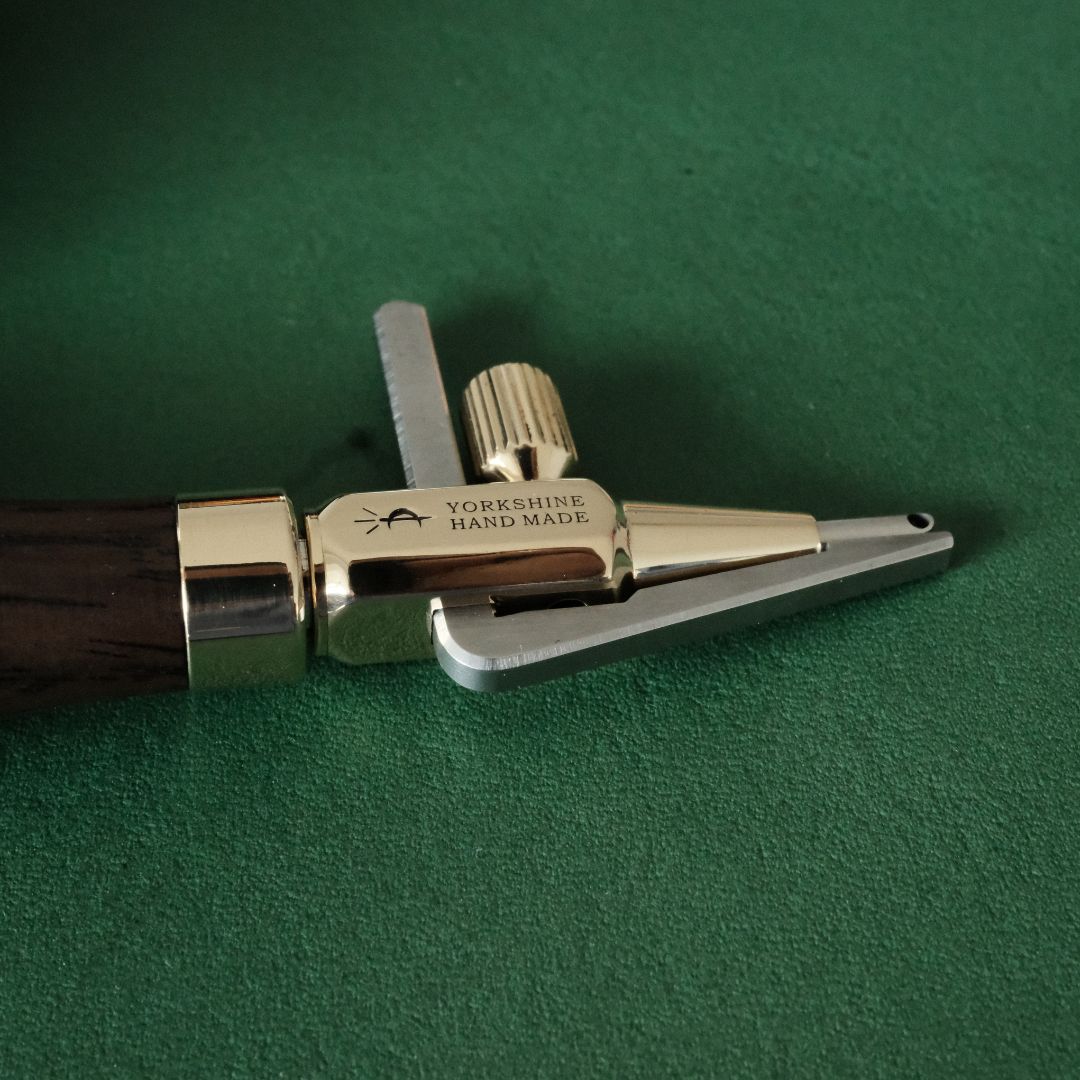 Enhance your leathercraft with the Yorkshine Leather Groover Tool. Made with durable H62 brass, M390 steel, and 440C backing, it offers superior edge retention and rust resistance. The square backing design prevents slippage and ensures stability. Perfect for precise grooving. Get yours now!