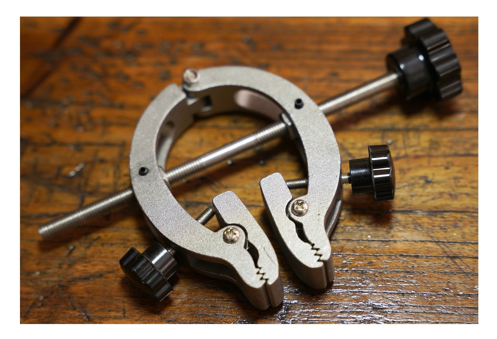Shoemaker Waist Clip Tool - Fixed Shape Shoe Upper Clamp