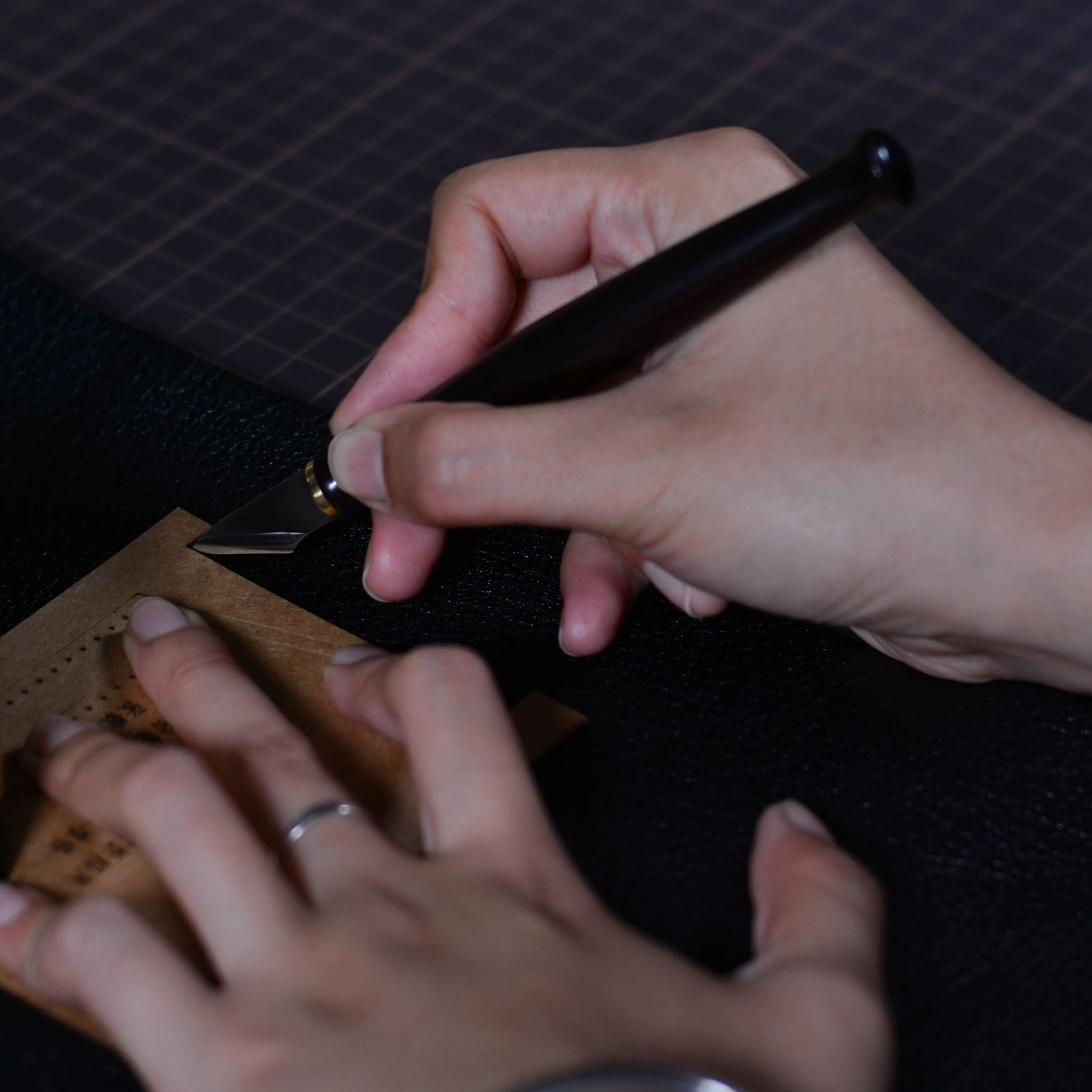 M390 Curved Leather Trimming Knife for Small Radius Cuts