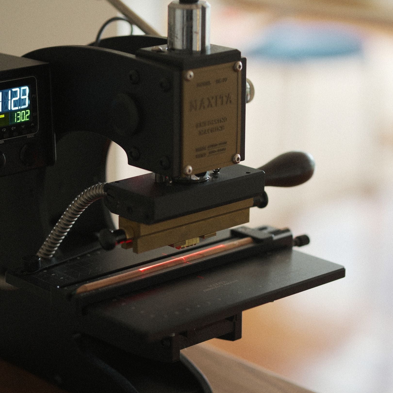 MAXITA Adjustable Pencil Clamp for Foil Stamping