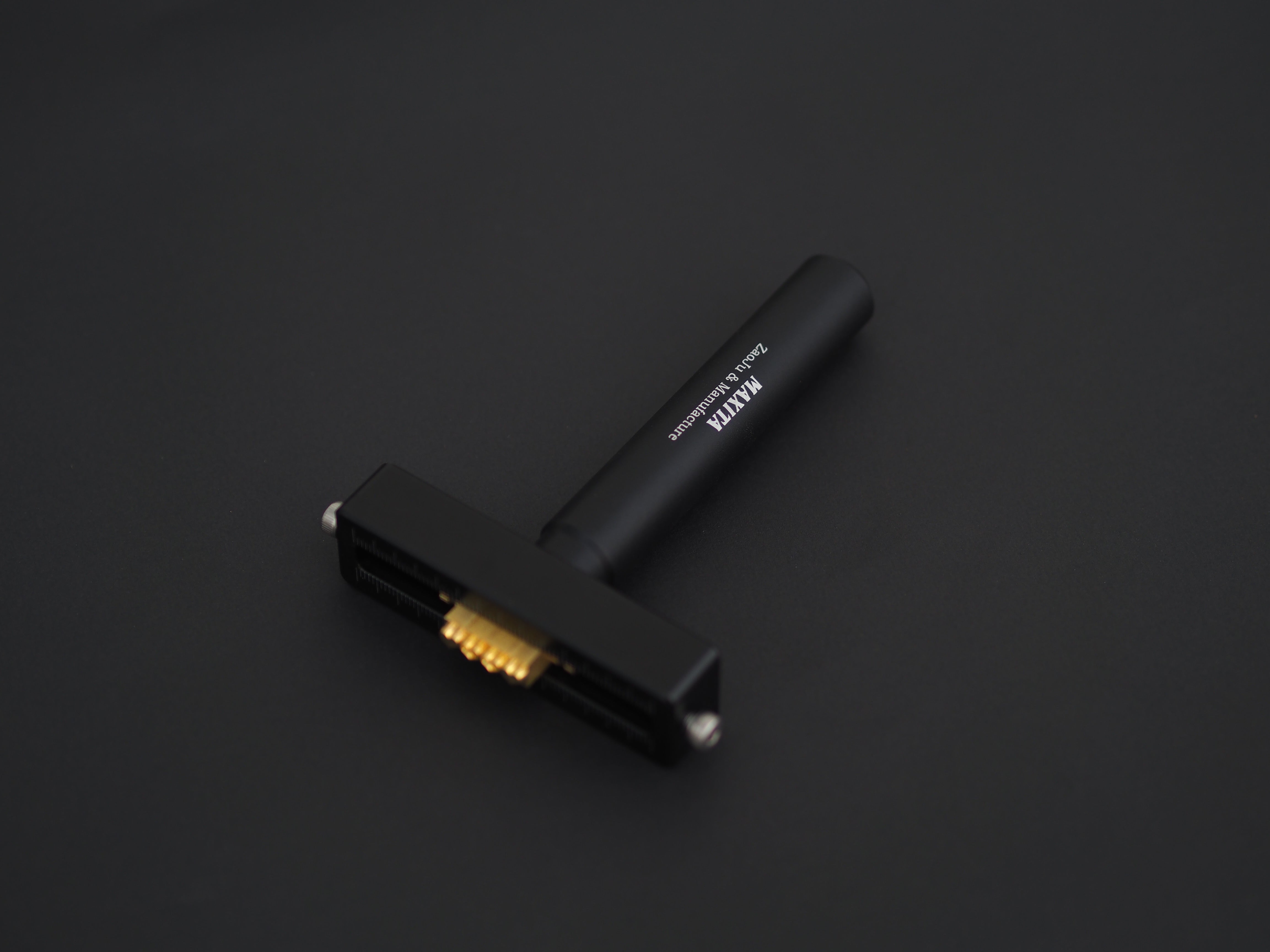 Made from durable aluminum alloy, it comes in both Single Row and Double Row options. Easy to use—simply align your letter or logo stamp, strike the handle, and watch your design come to life on leather.