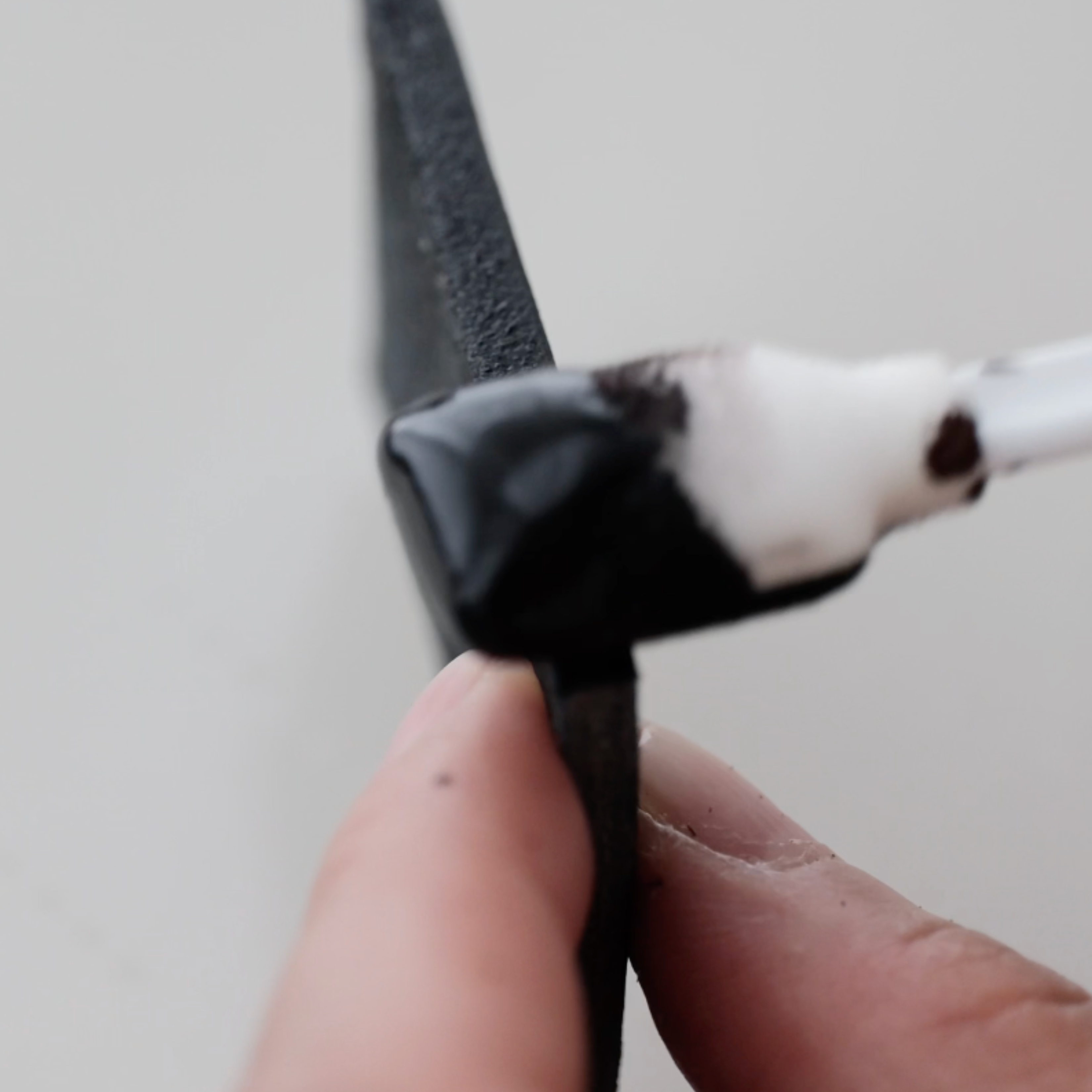 Matte Heat-Finish Leather Edge Paint