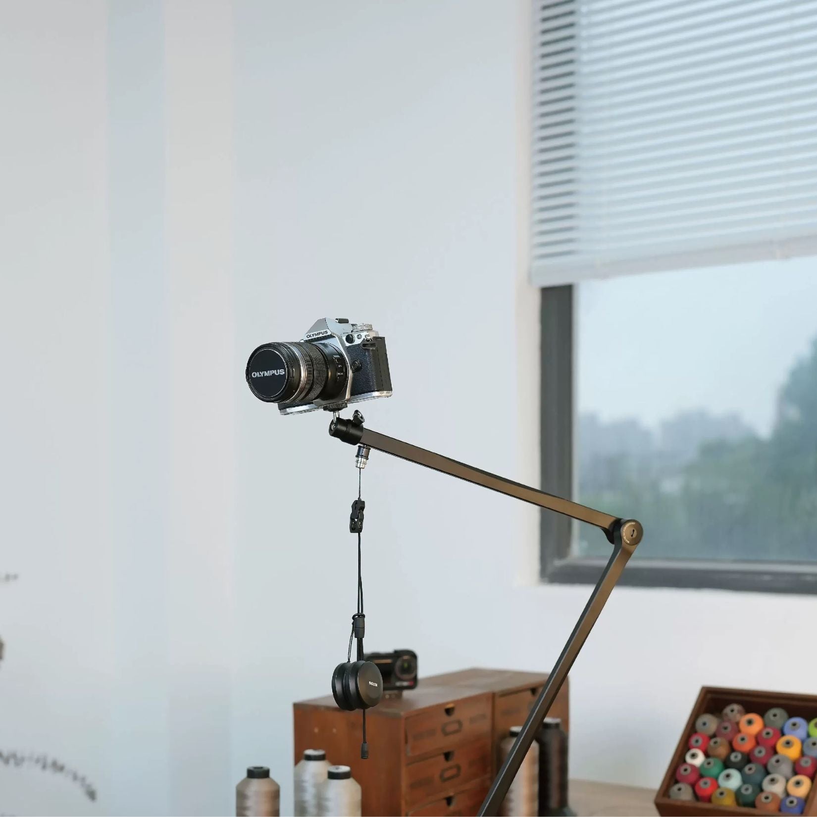 Maxita Adjustable Leathercraft Clamp Arm – Cannot Be Used Alone (Requires Maxita Pony)— For Material Holding, Lighting & Camera Mounting