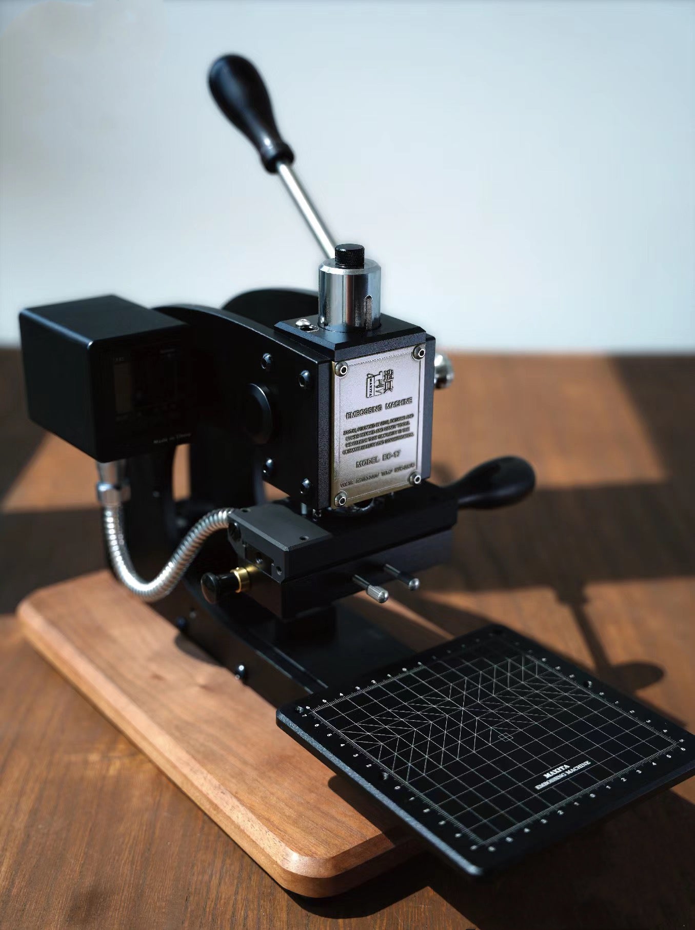 This Maxita Hot Stamp Machine enables you to add your logo, customer initials, favorite quote, custom designs and more to your leather products.