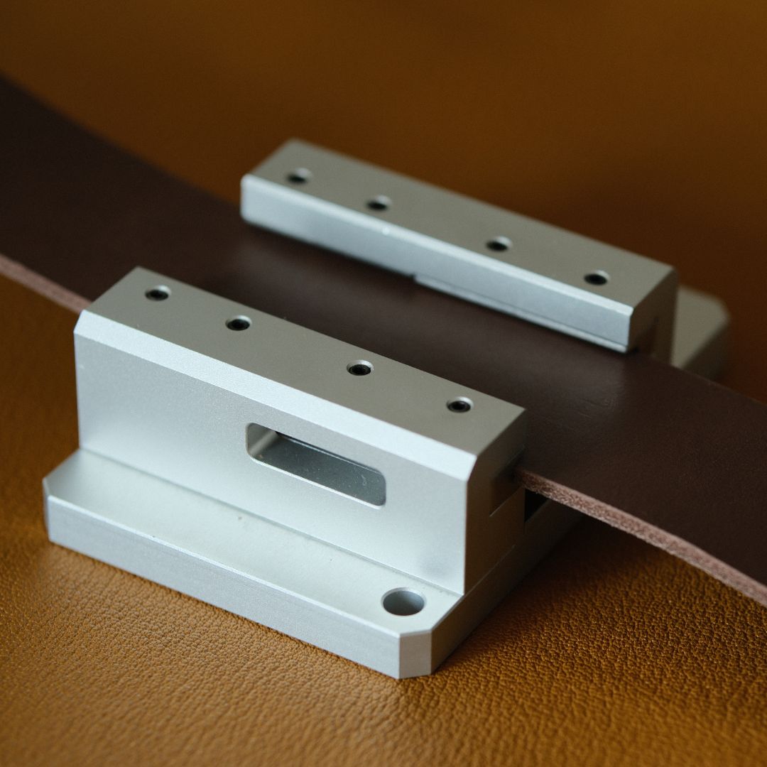Our Leather Belt Edge Beveler is a top-rated, must-have tool for both beginners and professionals. Available in two versions—one for 3.5mm to 4.5mm thick leather and another for 4.5mm to 6mm—it features premium materials and a comfortable grip, ensuring precise edge beveling. With replacement blades, you can easily select the perfect size for your specific project. Portable, easy to store, and an excellent gift choice.