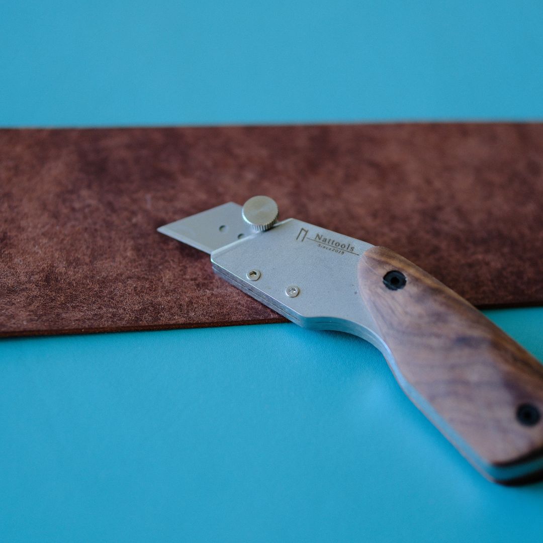 Heavy-Duty Trapezoid Craft Knife
