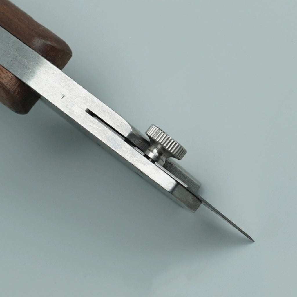 Heavy-Duty Trapezoid Craft Knife