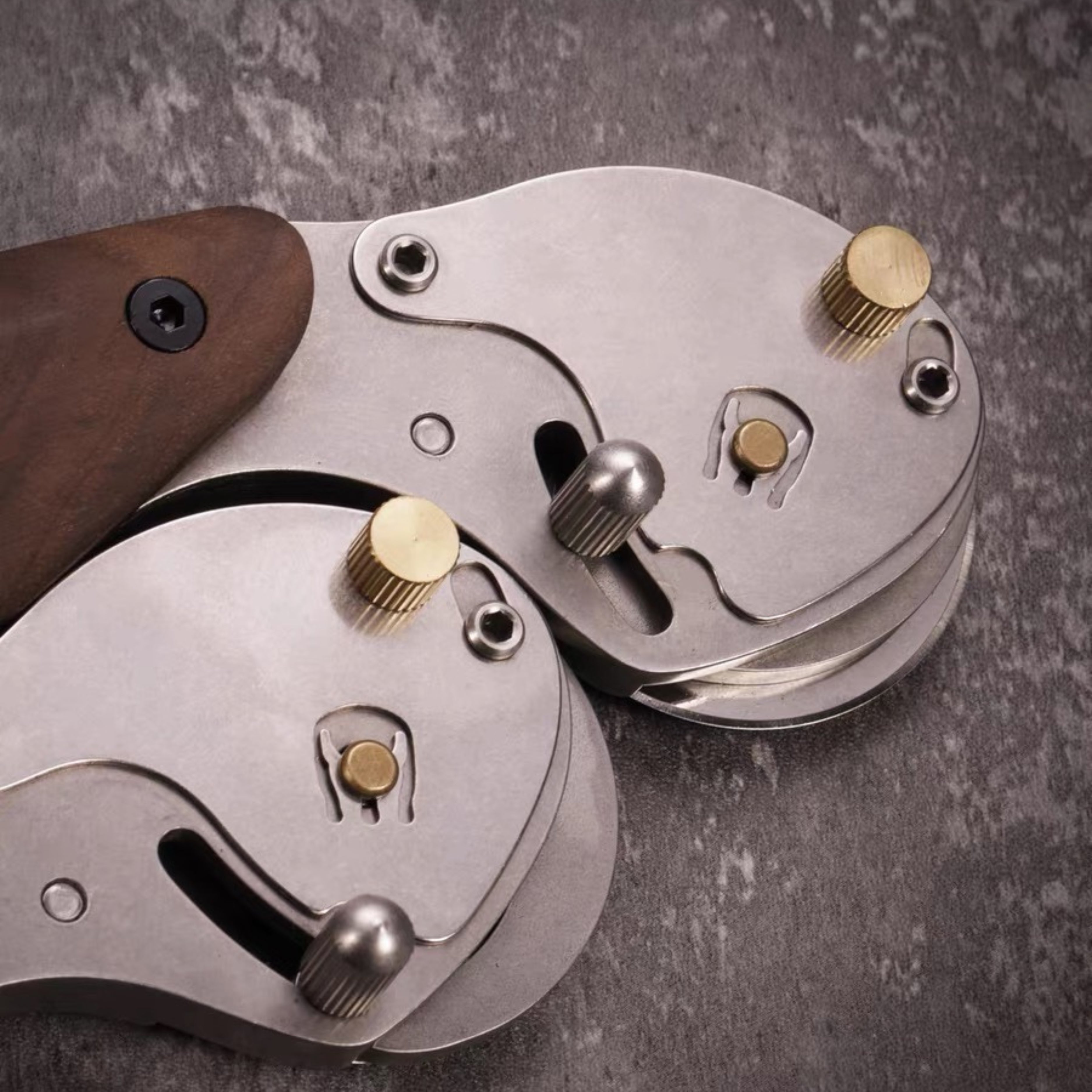 Cut leather more safely and smoothly with the Nattools rotary leather cutter. Features a retractable replaceable blade, stainless steel body, comfortable wooden handle, and safety lock for cleaner strap, bag, and pattern cutting. Shop now.