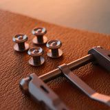 Introducing the “Sui” 40.5mm Pure Titanium Mechanical-Style Belt Buckle—a perfect blend of innovation, precision, and style.