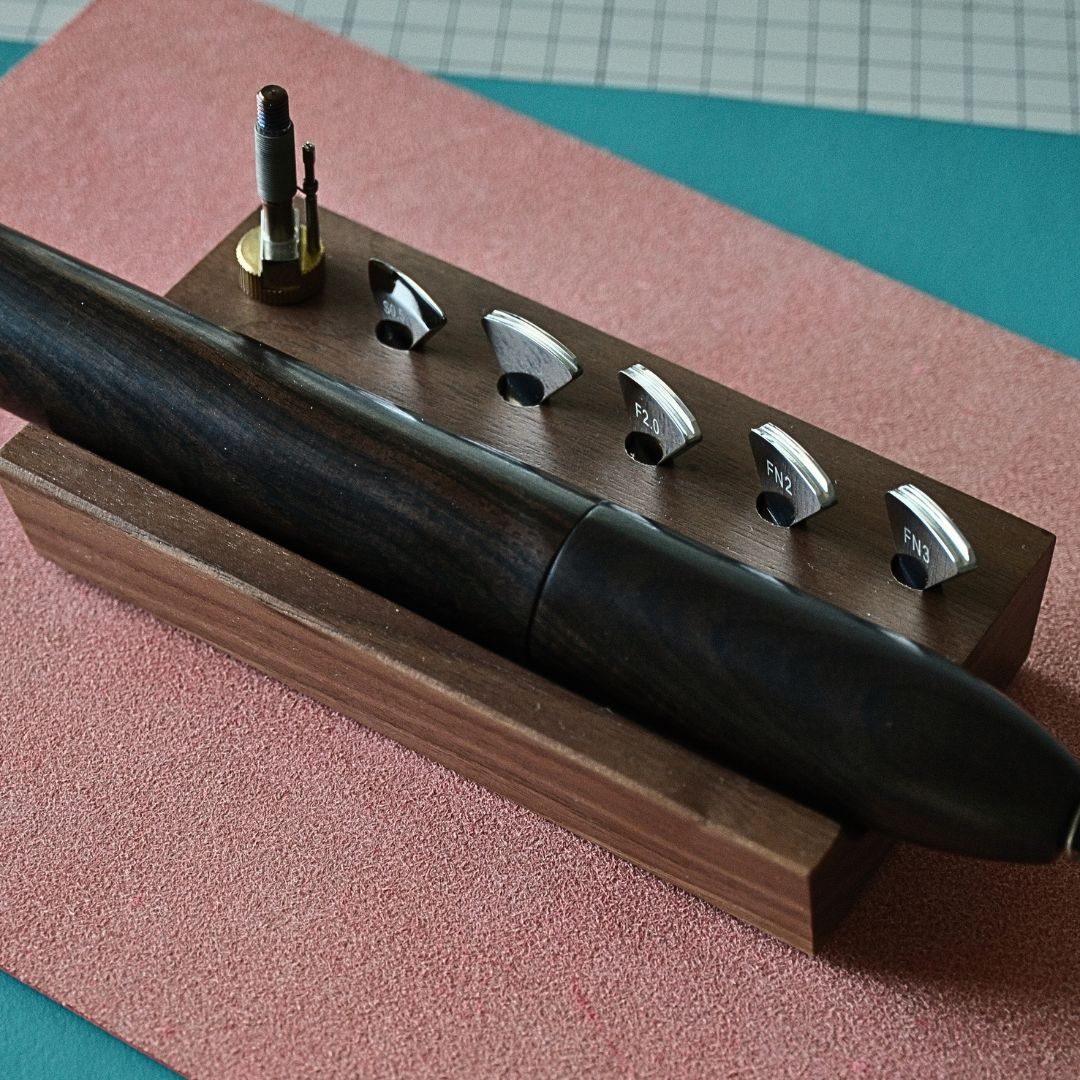 Vulcan Master Electric Leather Edge Creaser