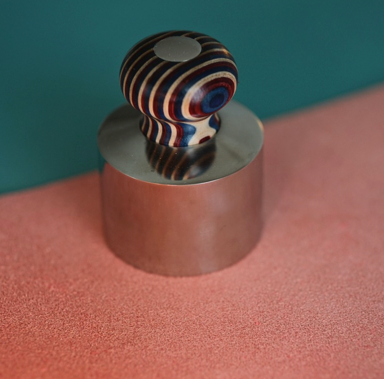 Vulcan Leather Weight – your ideal companion for precise leather pressing and shaping.