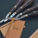 A precision wide skiver for clean thinning in gussets, folds, and raised leather edges. Features a sharp DC53 blade, 0.6mm edge guard, and ergonomic Z-handle. Ideal for small-area skiving and detail work. Designed for serious leathercrafters. Try it today.