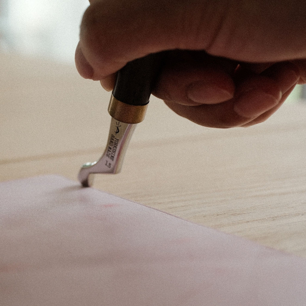 Cold, Hot, and the Quiet Magic of an Alcohol Lamp: A Leatherworker’s Real Guide to Creasing (Featuring the Yorkshine J-Head Edge Creaser)