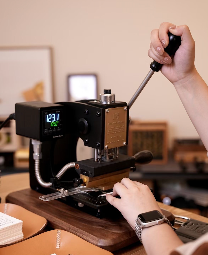 Learn how the Maxita EC-17 can streamline your creative process with its compact design, ease of use, and durability—perfect for small studios and creative entrepreneurs!