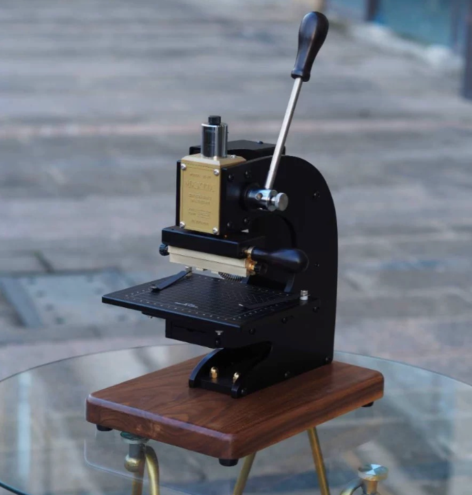 Investing in a hot foil stamping machine can be a game-changer for small-scale leathercraft workshops, especially those focused on customized and high-end products