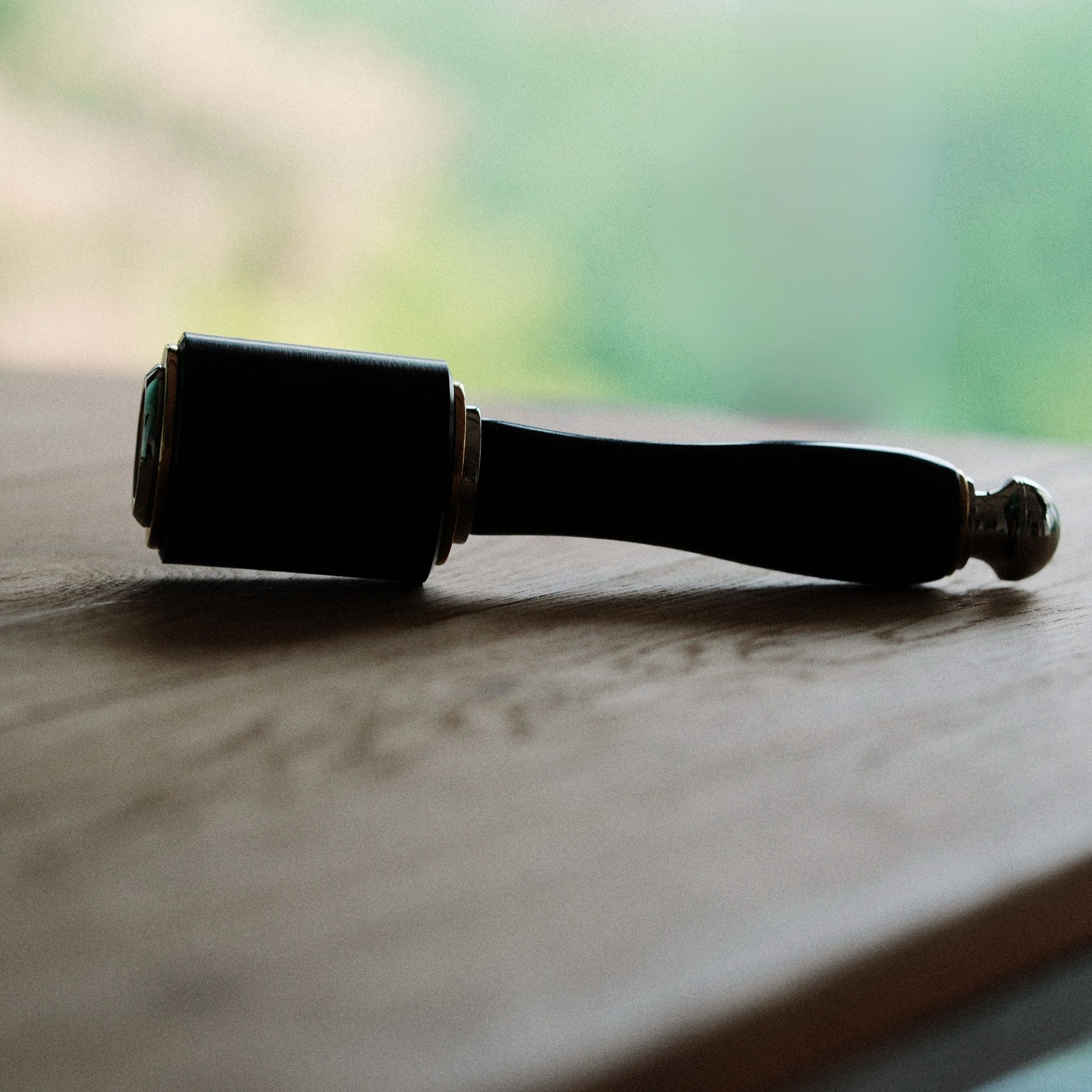 ChatGPT 说：  Learn how mallet weight and material directly impact your leathercraft precision, comfort, and tool life — and find out why the BOWEN PP Mallet hits that perfect balance.