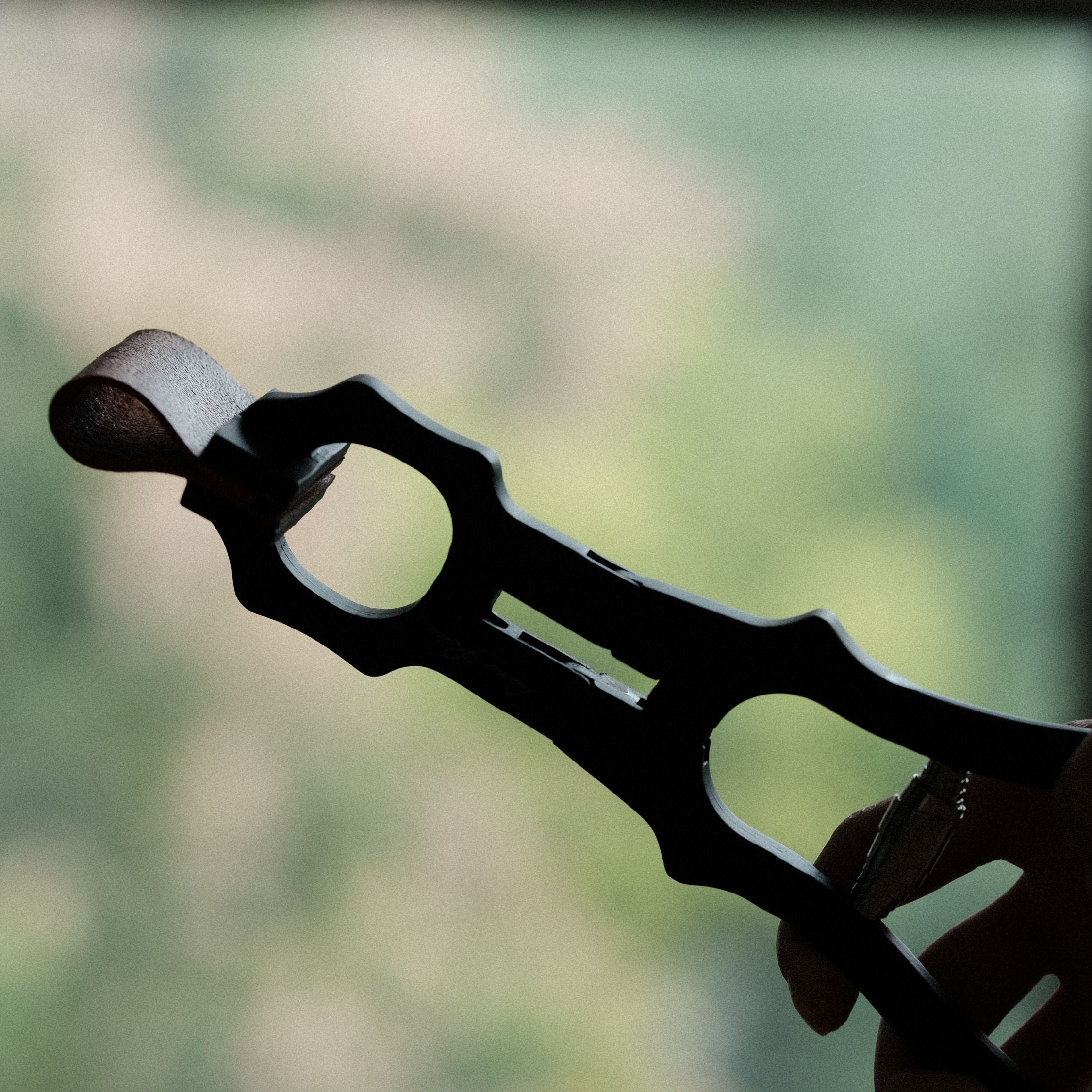 Small Tools, Big Difference: The Role of Flat-Jaw Pliers in Hand-Stitched Leather Goods