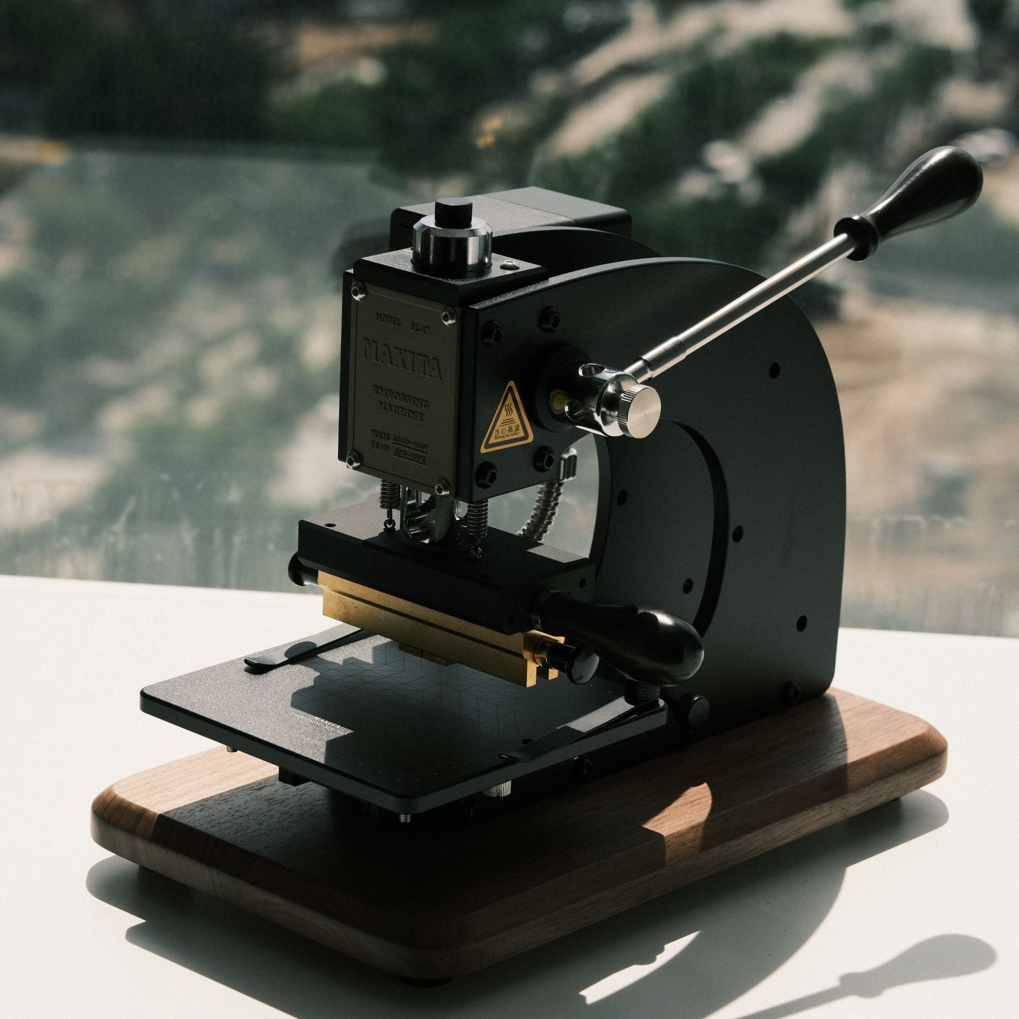 The Maxita EC-17 delivers stable heat, clean foil results, and pro-grade branding for small leather studios. Learn why makers choose it, how it boosts brand identity, and why this season’s rare offer is the best time to upgrade. Explore now.