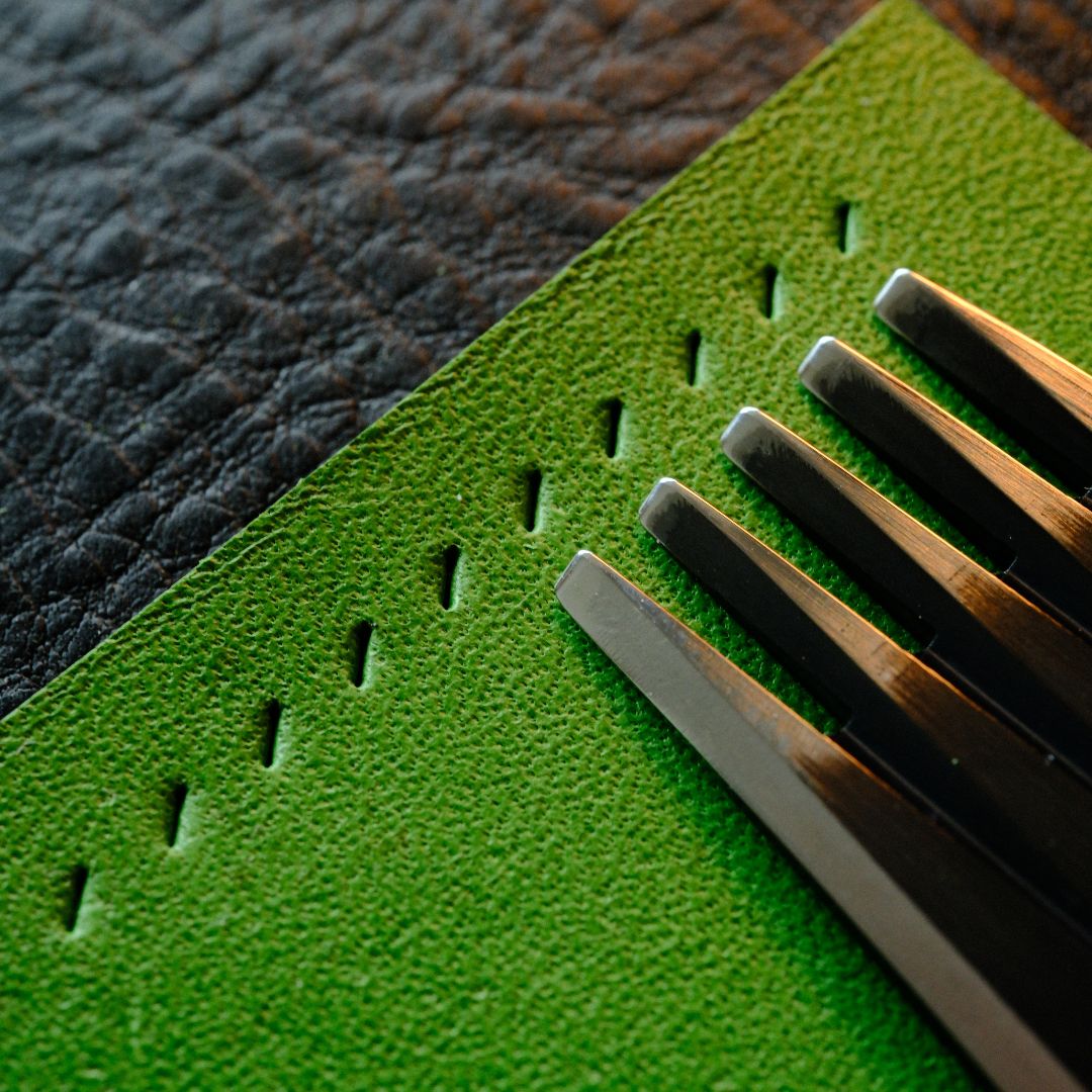 Learn how to properly use and care for leather pricking irons. This expert guide covers punching technique, tool protection, breakage prevention, and professional tool recommendations.