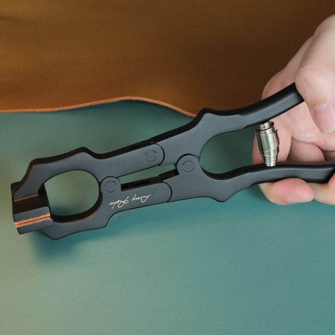 This article offers hands-on advice, proven techniques, and tool recommendations to help you create flawless, long-lasting hand-stitches in your leather projects.
