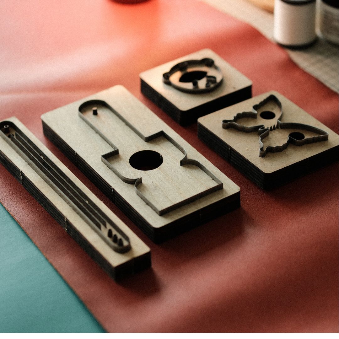 Tired of cutting by hand? Discover why custom leather cutting dies save time, improve precision, and reduce mistakes. Learn how easy it is to order your own die—plus get tips on when it’s worth investing. A smarter way to craft. Contact CÍ to get started.