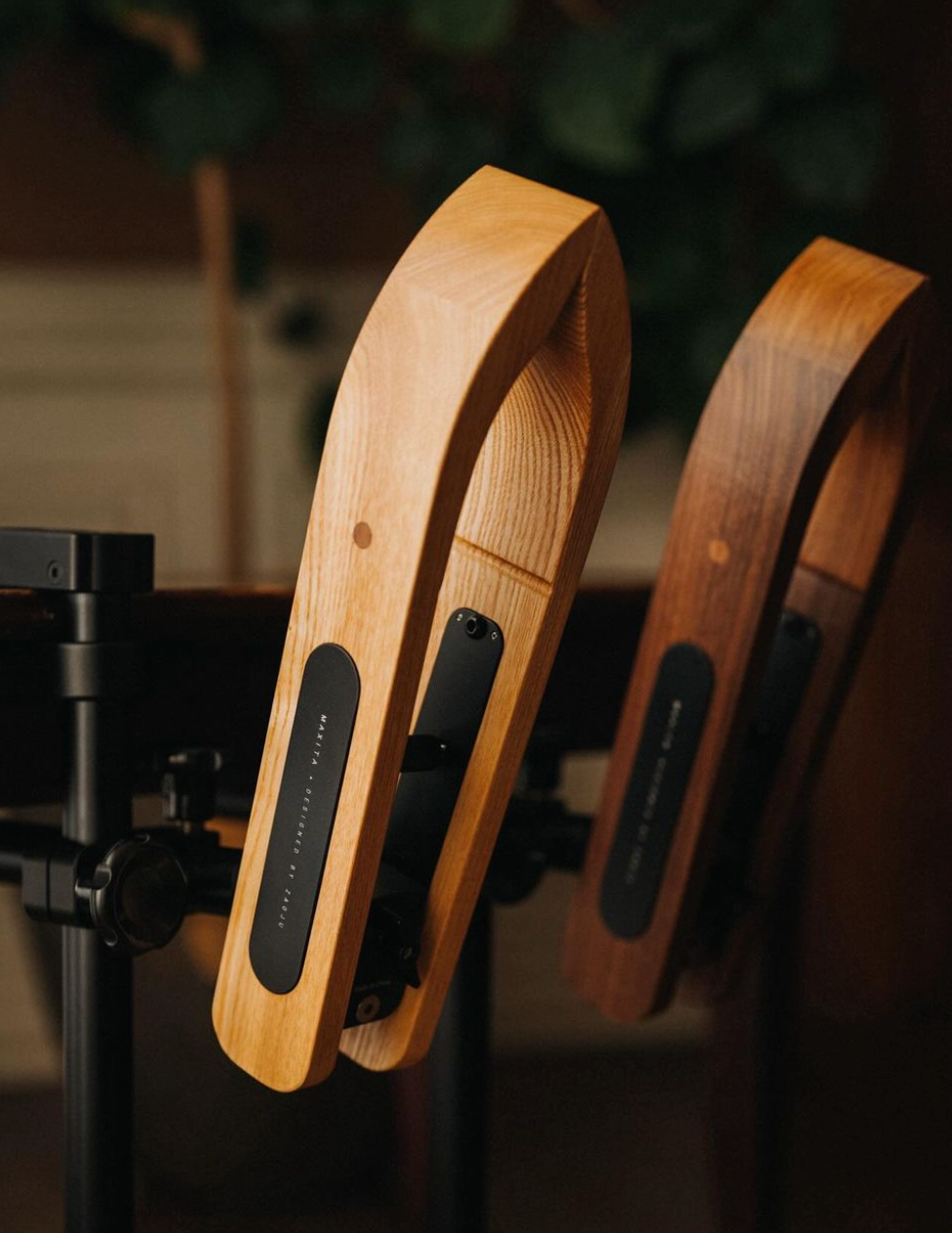 Discover why the Maxita Luxury Willow Wood Stitching Pony is more than just a pretty tool. Learn how its hardwood construction, rotation, and thoughtful design make it a must-have for serious leathercrafters. Free worldwide shipping from CÍ.