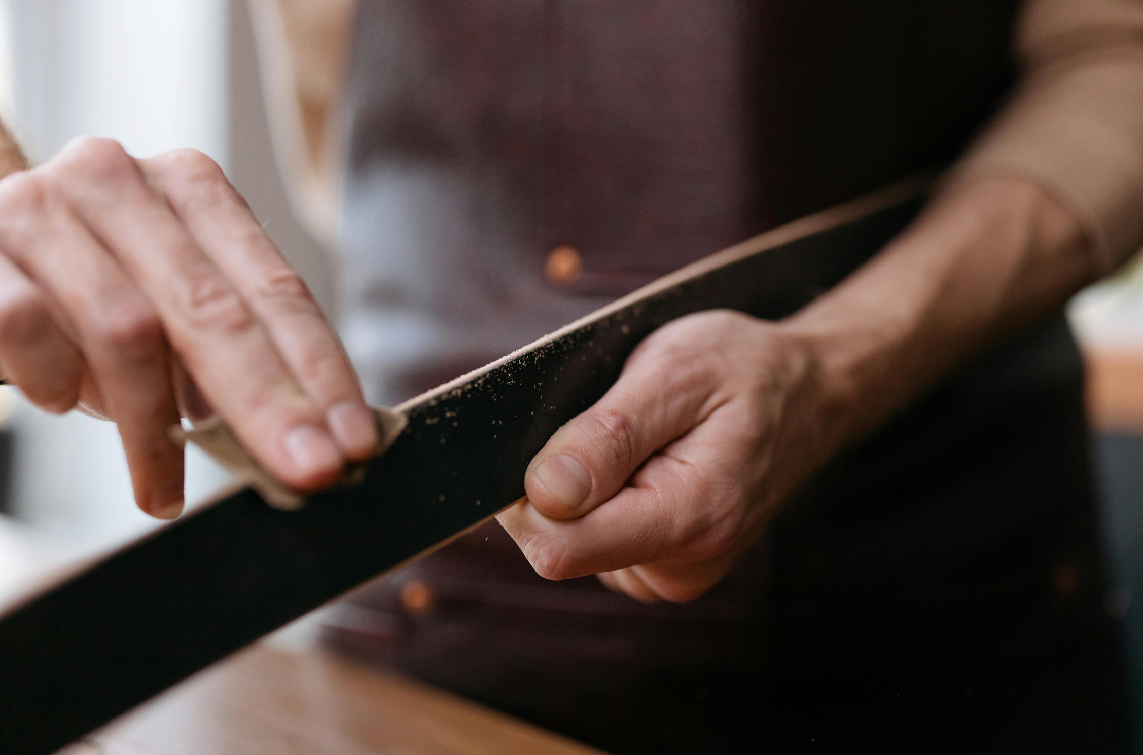 Wondering if an electric leather edge burnisher is worth it? Discover real-world pros & cons, time-saving comparisons, and when it makes sense to upgrade. Learn how Vulcan fits into a smart leathercraft setup. Read now to decide for yourself.