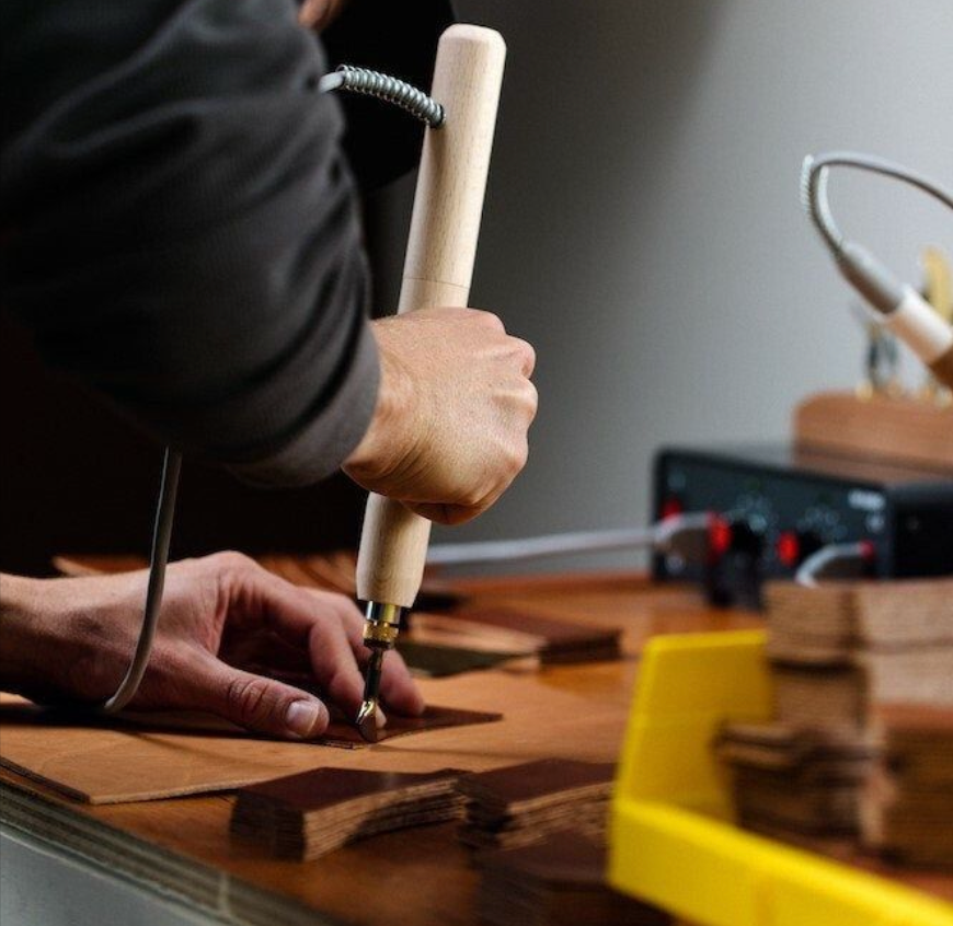 Newbie’s Guide to Buying a Leather Edge Creaser: Tips to Avoid Pitfalls and Save Money