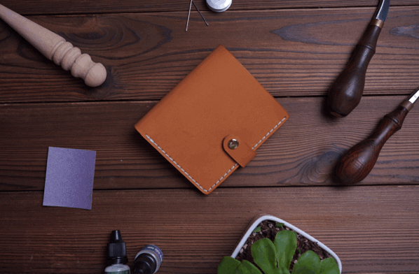 自宅で自分だけの財布をDIY - 手作り革財布のチュートリアル