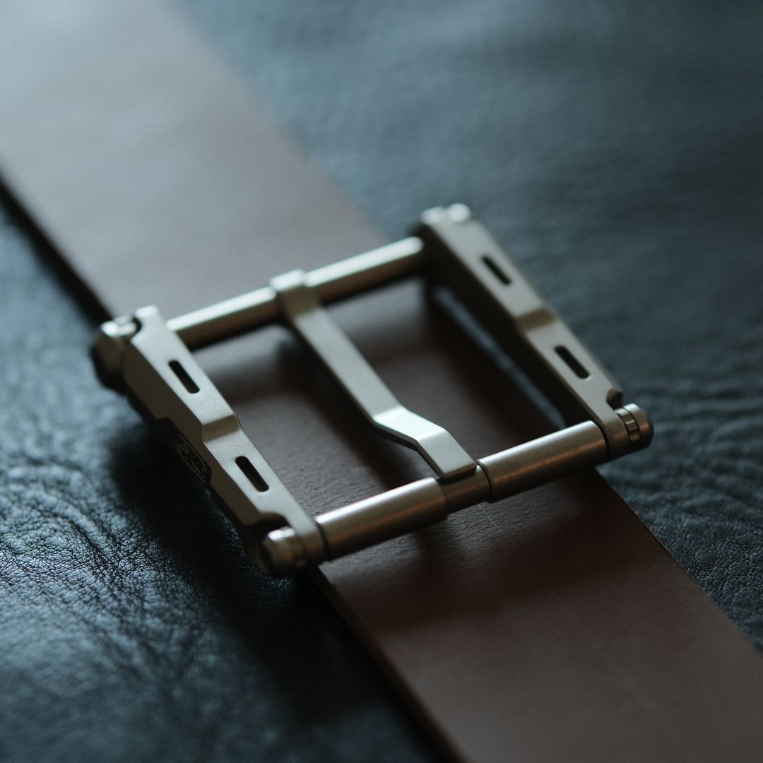 'Sui' 40.5mm Ultra-Light Pure Titanium Mechanical-Style Belt Buckle