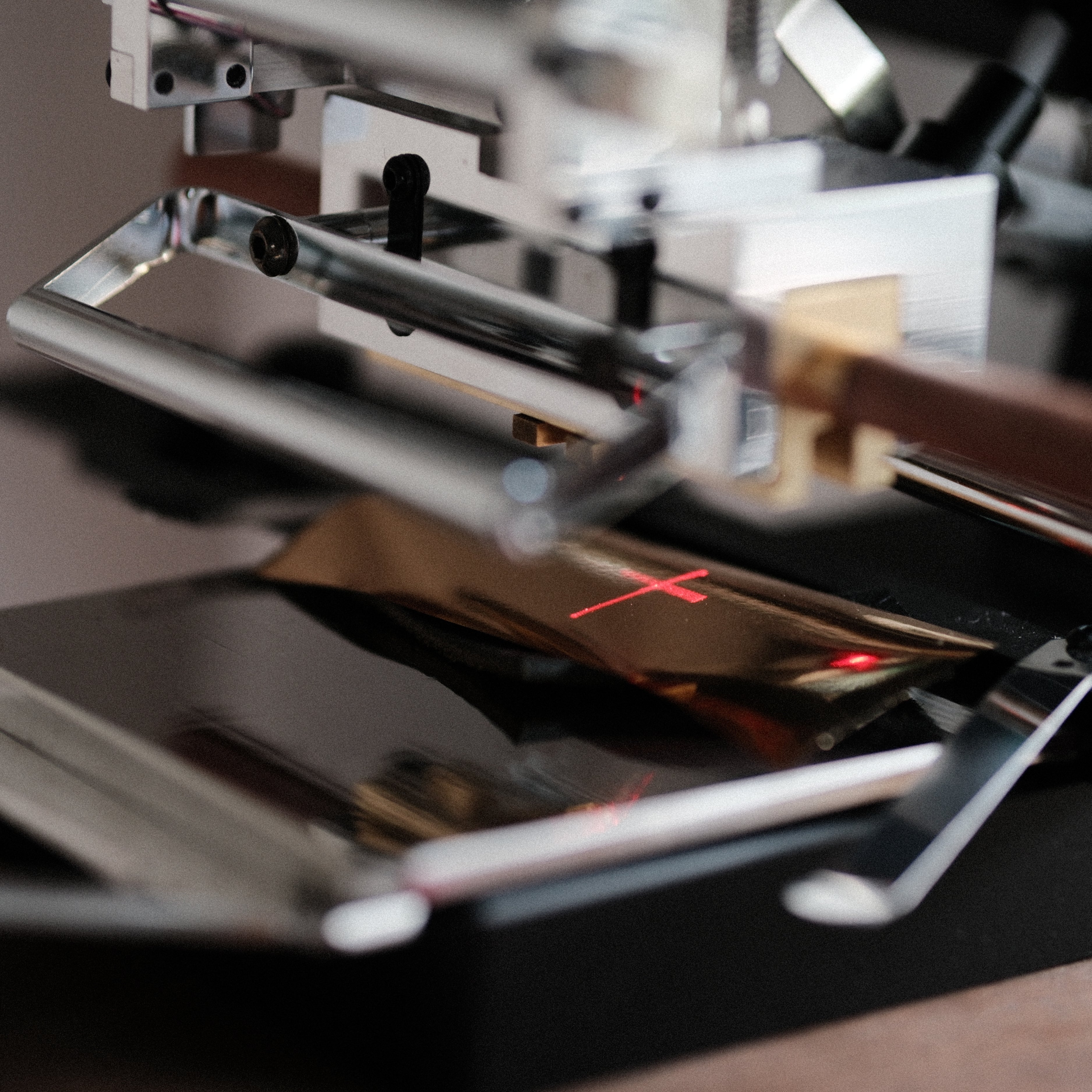 MOVEGO Compact Hot Foil Stamping Machine for Leather, Paper & PVC｜Vintage Mechanical Design