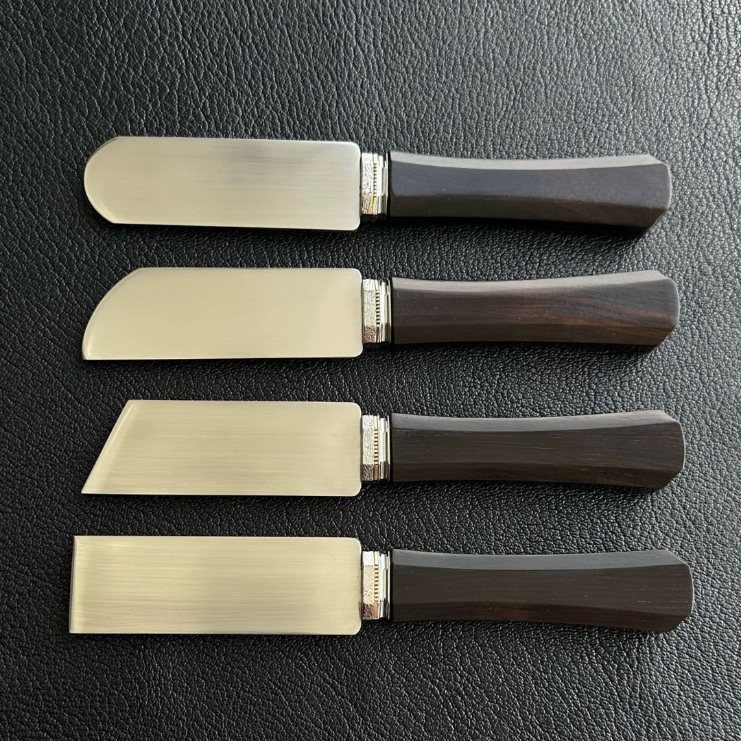 Experience precision with the BOWEN M390 Leathercraft Knife. Made from high-performance M390 steel for superior edge retention, corrosion resistance, and durability. Perfect for fine cutting, beveling, and detailed grooving. With an ergonomic purple sandalwood handle and refined steel guard, it's a must-have for serious leatherworkers. Order now!