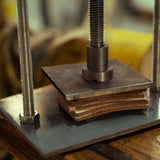 This versatile tool is specifically crafted for&nbsp;pressing rubber and cowhide heels, making it ideal for shoemakers and leathercraft enthusiasts who want to create professional-quality heels without the need for bulky machinery. It delivers uniform, reliable pressure, ensuring a strong, durable bond with no glue separation.