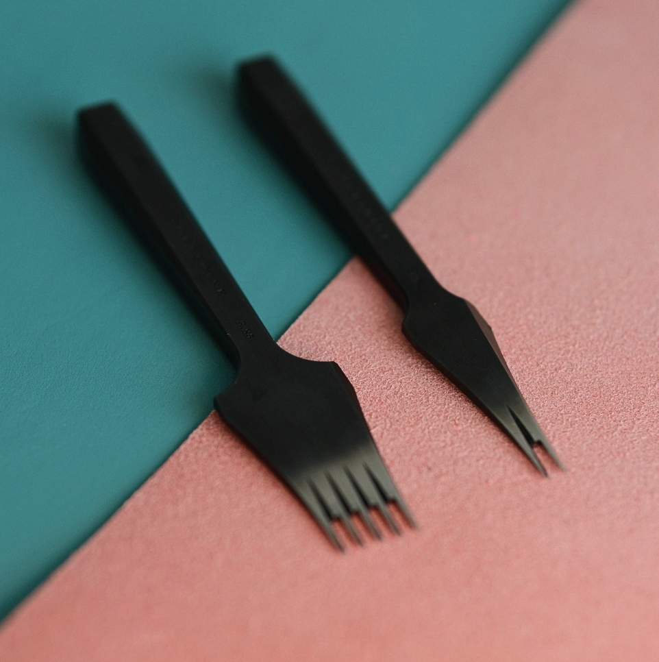 Introducing the "French Style Pricking Iron" by Yorkshine, crafted from Japanese SKD11 tool steel known for its balanced hardness and initial properties.