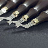  Its J-shaped head allows smooth pushing, pulling, and turning, suitable for both cold pressing and hot pressing with an alcohol lamp. 